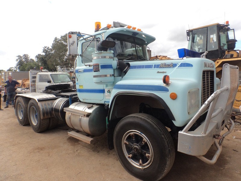 MACK R600 SERIES R600 SERIES Truck