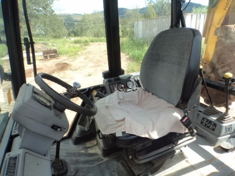 1985 MASSEY FERGUSON MF860 MF860 Loader