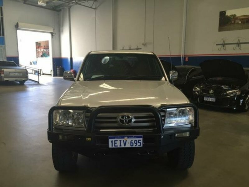 2006 TOYOTA LANDCRUISER GXL (4x4) UZJ100R UPGRADE II