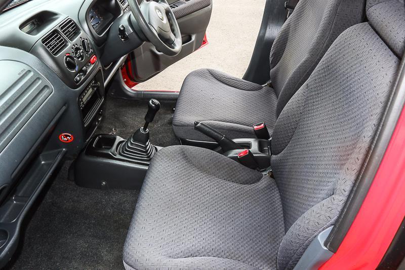 2004 SUZUKI IGNIS
