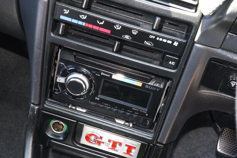 1998 SUZUKI SWIFT GTi