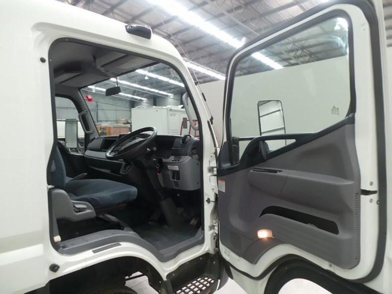 2012 FUSO CANTER 515
