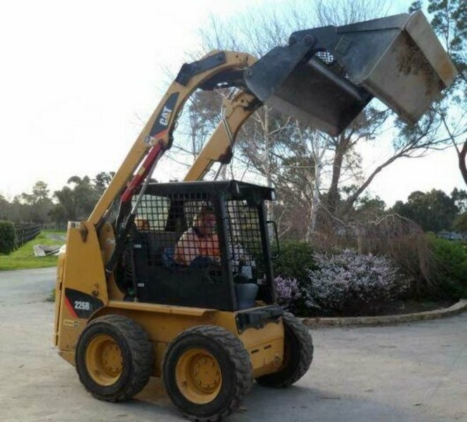 2011 CAT 226 B
