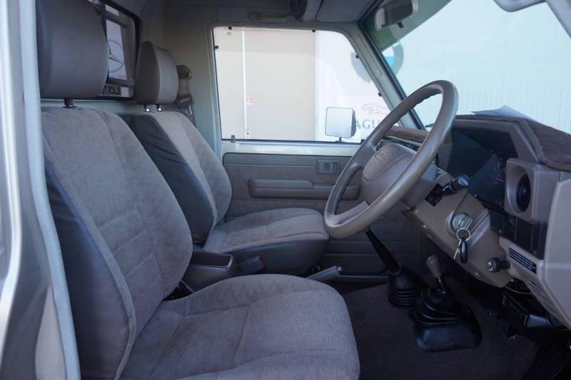 2006 TOYOTA LANDCRUISER RV (4x4) HDJ79R