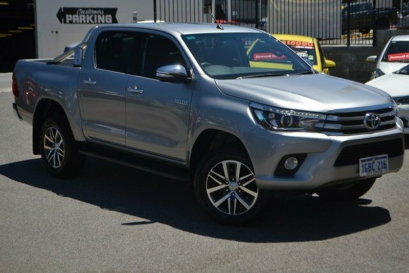 2016 TOYOTA HILUX SR5 (4x4) GUN126R