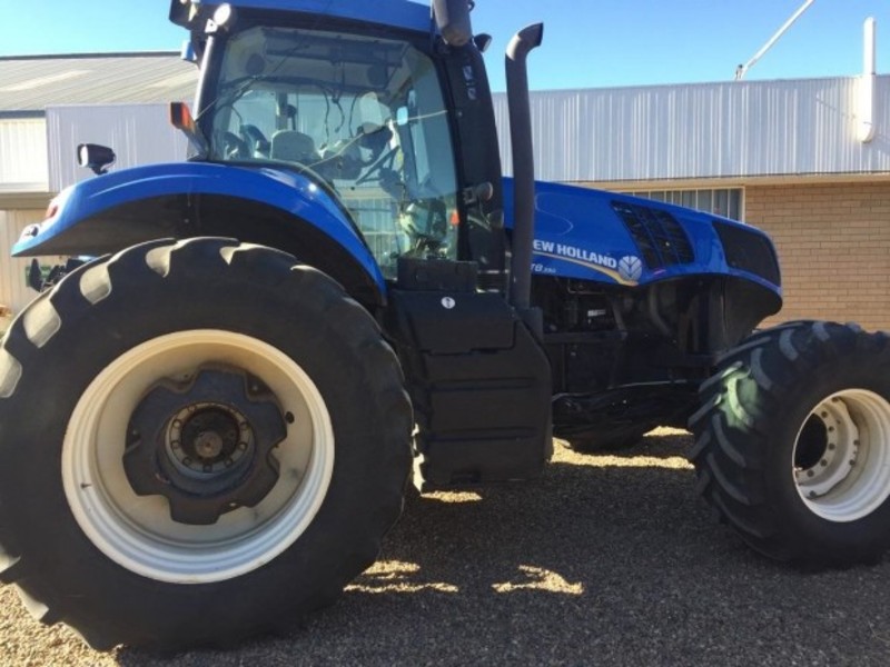 2012 NEW HOLLAND T8.390 T8.390 Tractor