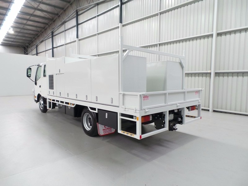 2016 HINO 917 - 300 Series 917 - 300 Series Truck