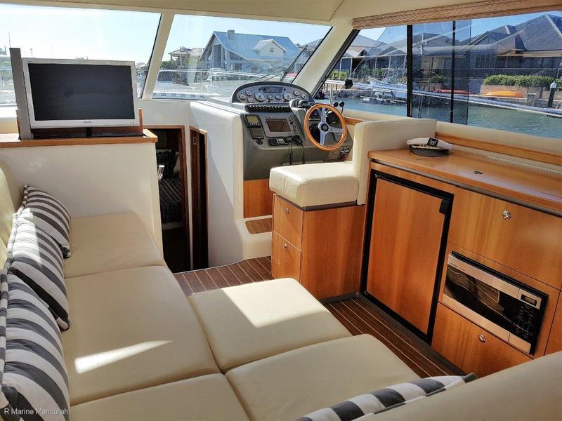 Riviera 3600 Sport Yacht ** UNDER OFFER IN 6 DAYS *** $265,500 ***