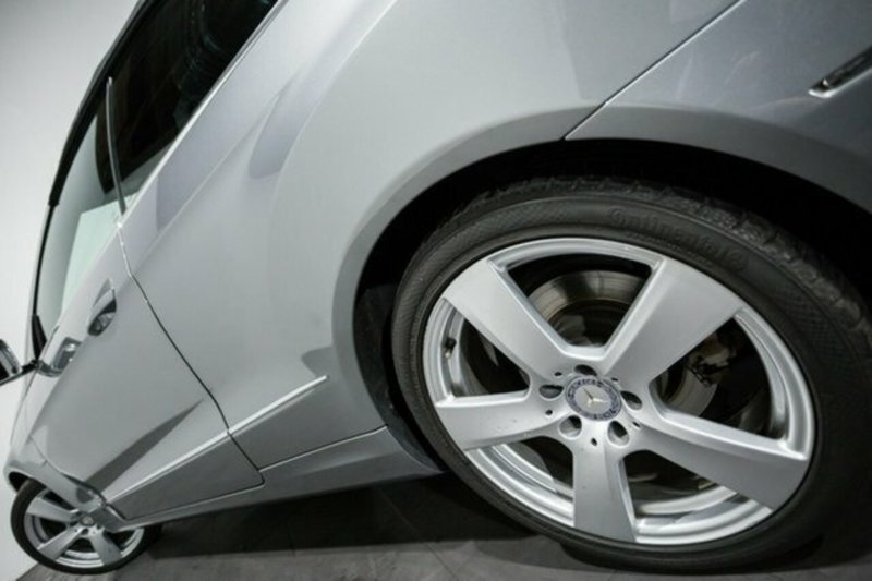 2011 MERCEDES-BENZ E250 CGI AVANTGARDE 207 MY11