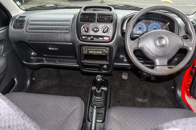 2004 SUZUKI IGNIS
