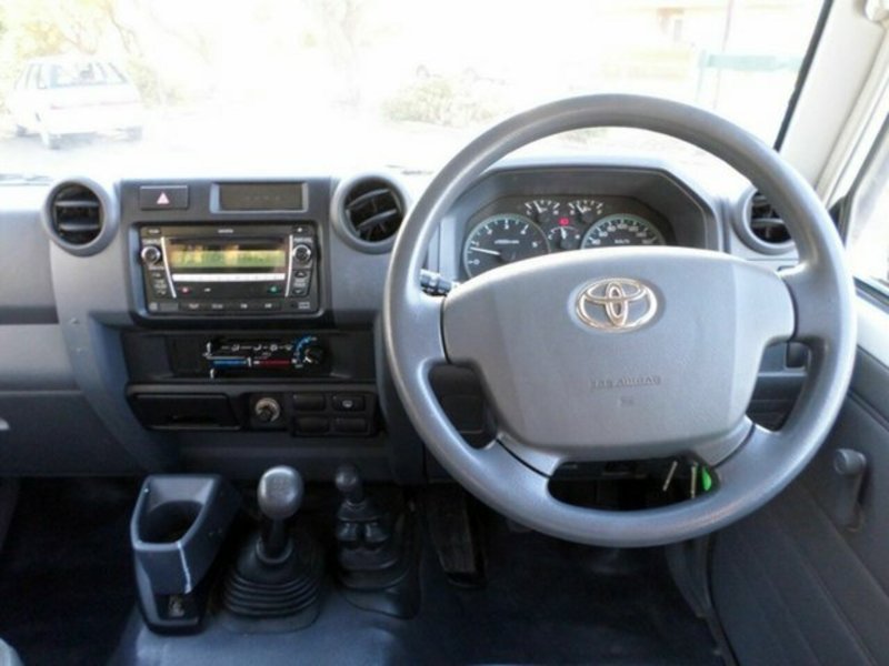 2010 TOYOTA LANDCRUISER Workmate VDJ76R MY10