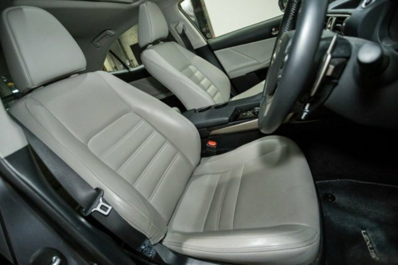 2014 LEXUS IS300h LUXURY HYBRID AVE30R MY15