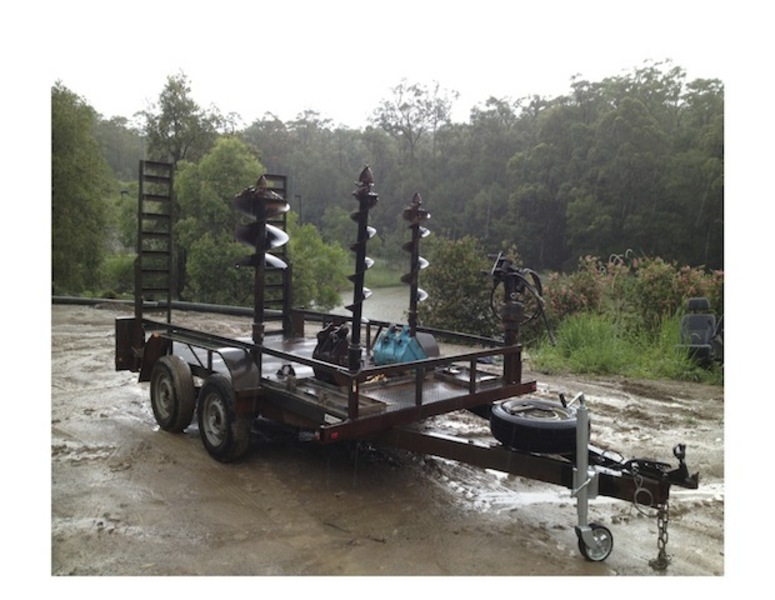 Airman Mini Excavator & Trailer + rock hammer and other attachments