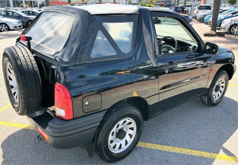 2001 SUZUKI GRAND VITARA JLX "CONVERTIBLE"