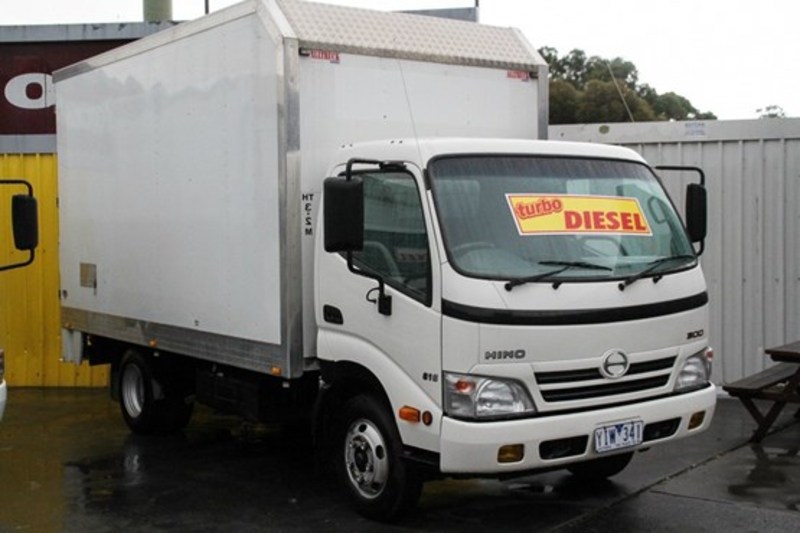 2011 HINO 300 SERIES 616 4X2 AUTO