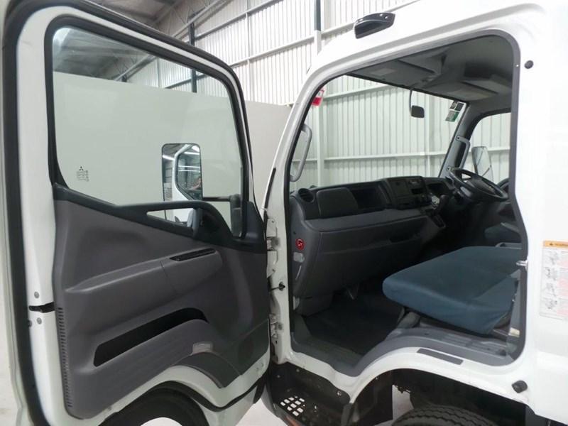 2012 FUSO CANTER 515