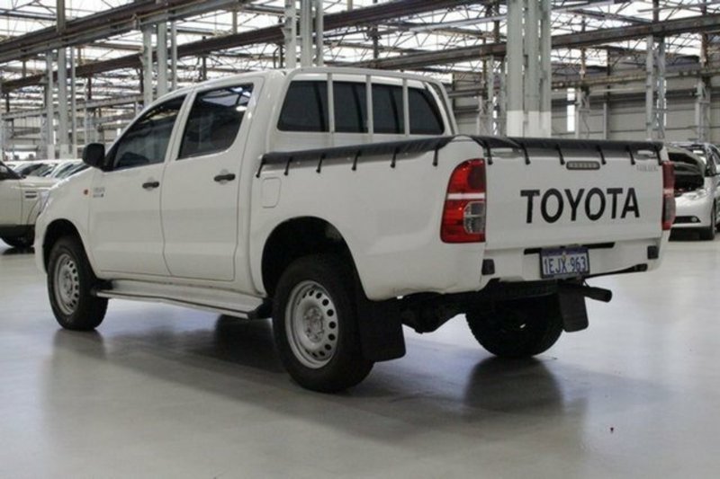 2014 TOYOTA HILUX SR (4x4) KUN26R MY14