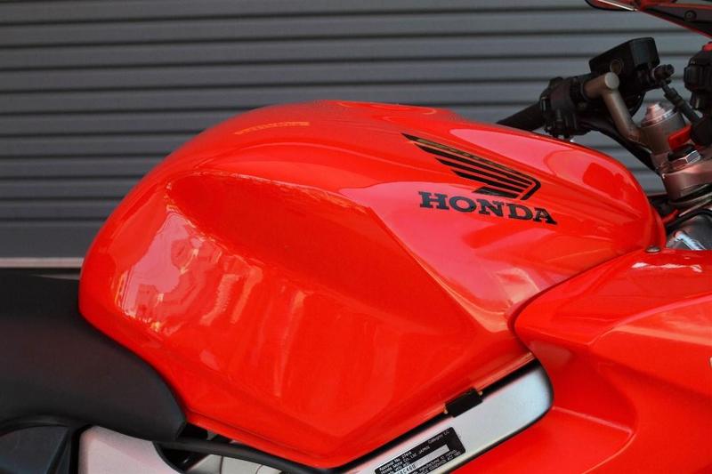 2005 HONDA VFR800FI