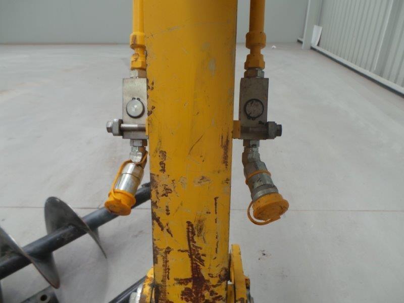 2011 KOMATSU PC27MR- 3