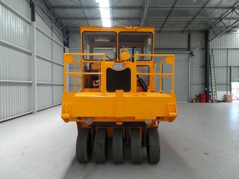 1979 MOORE SP1511 ROLLER