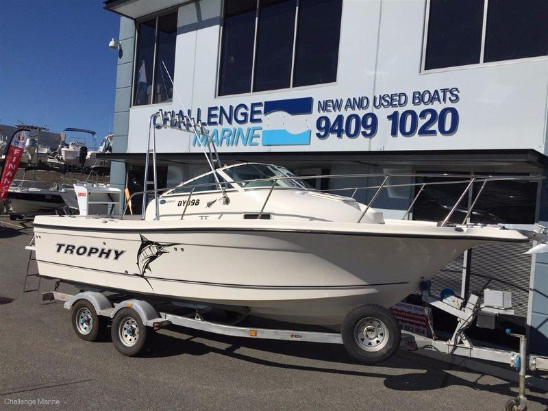 Trophy 2152 Walkaround Diesel