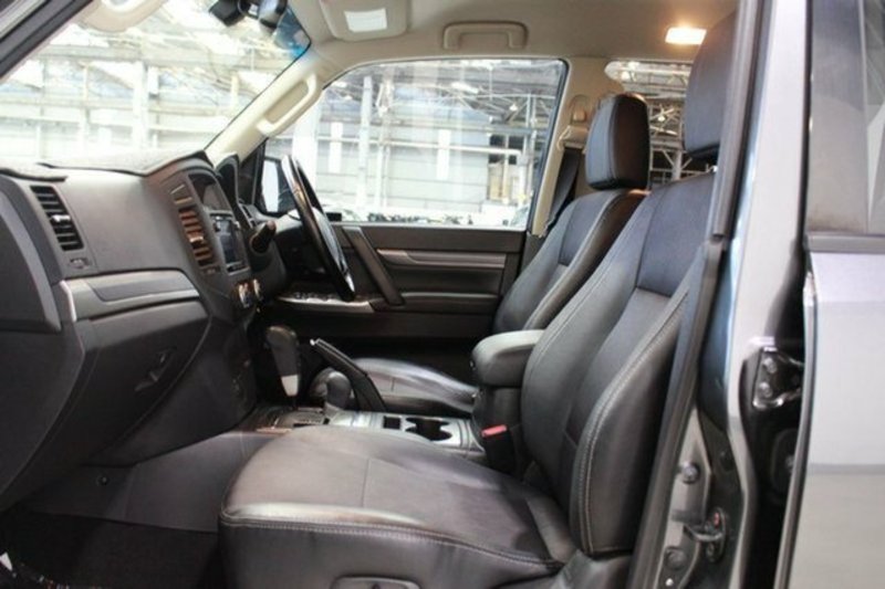 2013 MITSUBISHI PAJERO VR-X LWB (4x4) NW MY13
