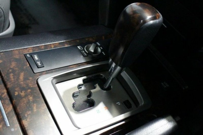 2011 TOYOTA LANDCRUISER SAHARA (4x4) UZJ200R 09 UPGRADE