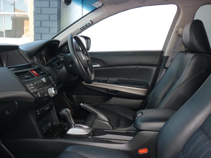 2011 HONDA ACCORD V6 8TH GEN MY11