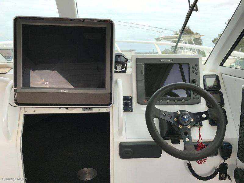 Bruce Boats Oceanrider 8M XL Fishing Deck