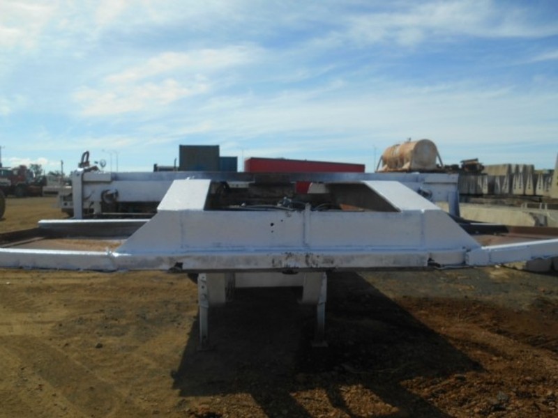 Freighter Low LoaderPlatform Semi Trailer