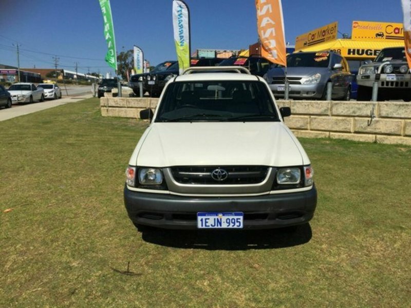 2004 TOYOTA HILUX Xtra Cab RZN154R MY04