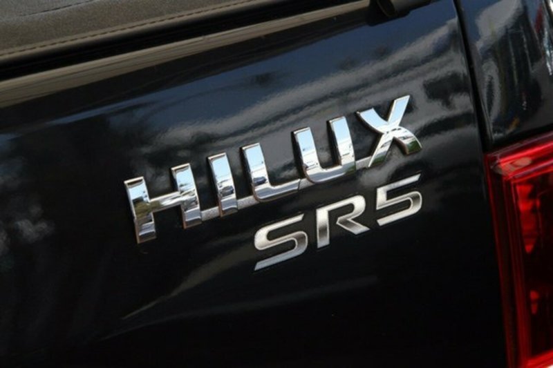2013 TOYOTA HILUX SR5 (4x4) KUN26R MY12