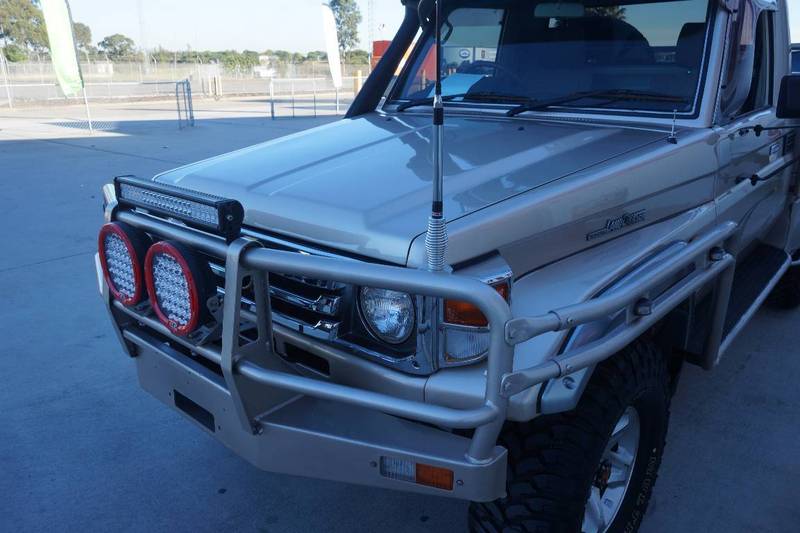 2006 TOYOTA LANDCRUISER RV (4x4) HDJ79R