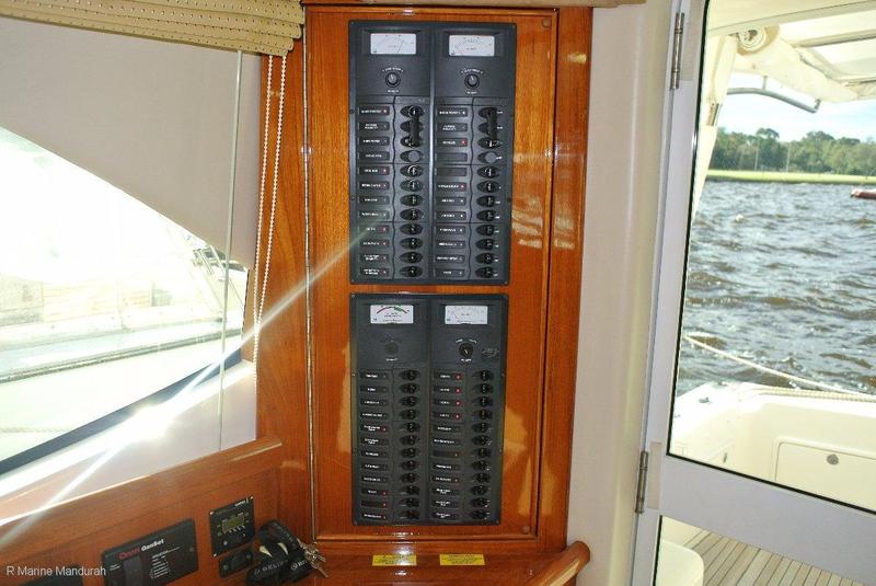 Riviera 42 Flybridge *** OUTSTANDING CONDITION ***$459,000***