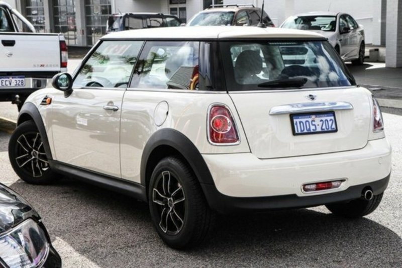 2011 MINI COOPER RAY R56