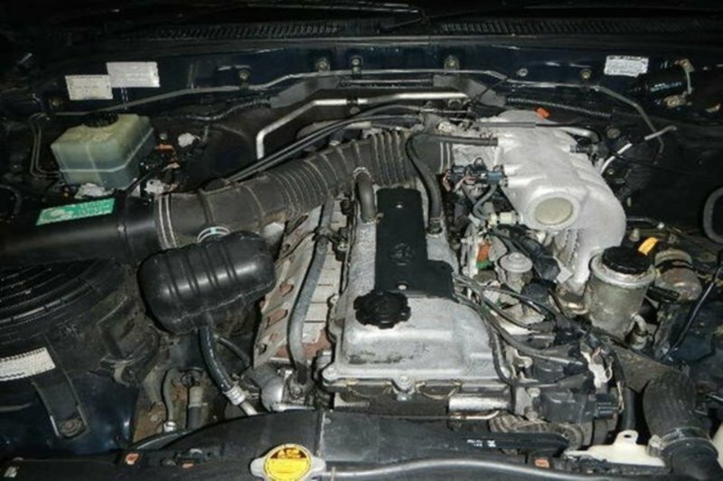 1999 TOYOTA LANDCRUISER GXL (4x4) FZJ105R