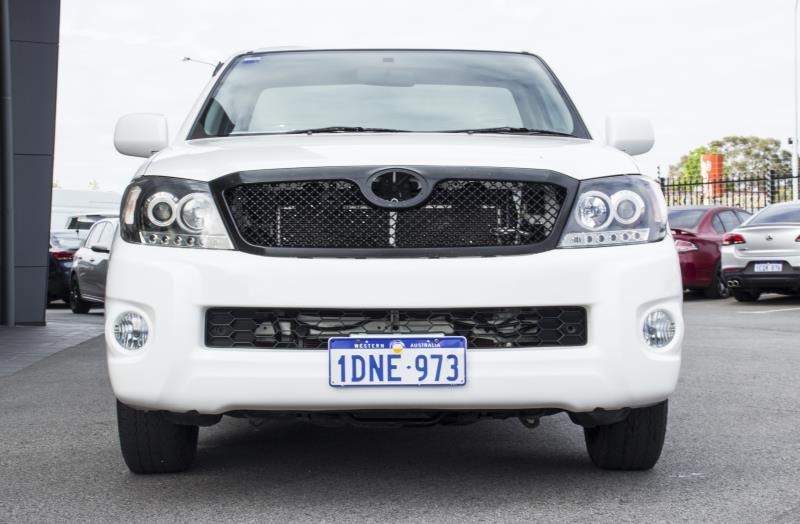 2010 TOYOTA HILUX SR GGN15R 09 UPGRADE
