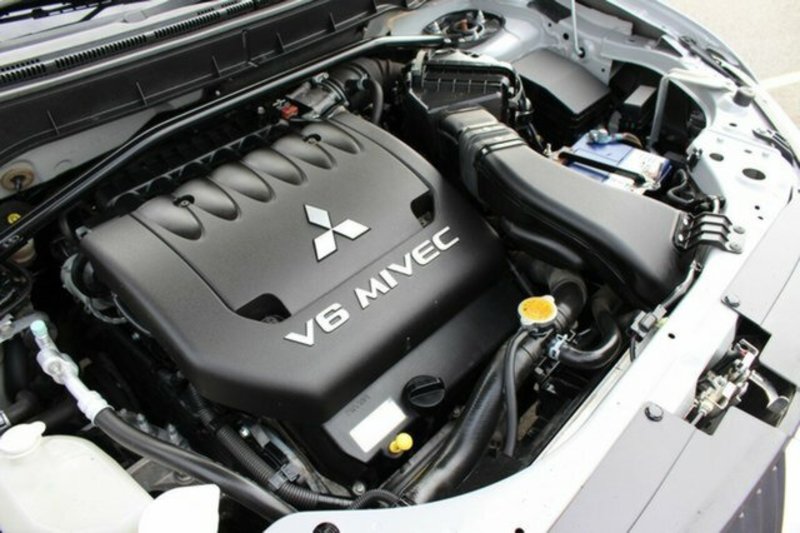2007 MITSUBISHI OUTLANDER VR-X ZG