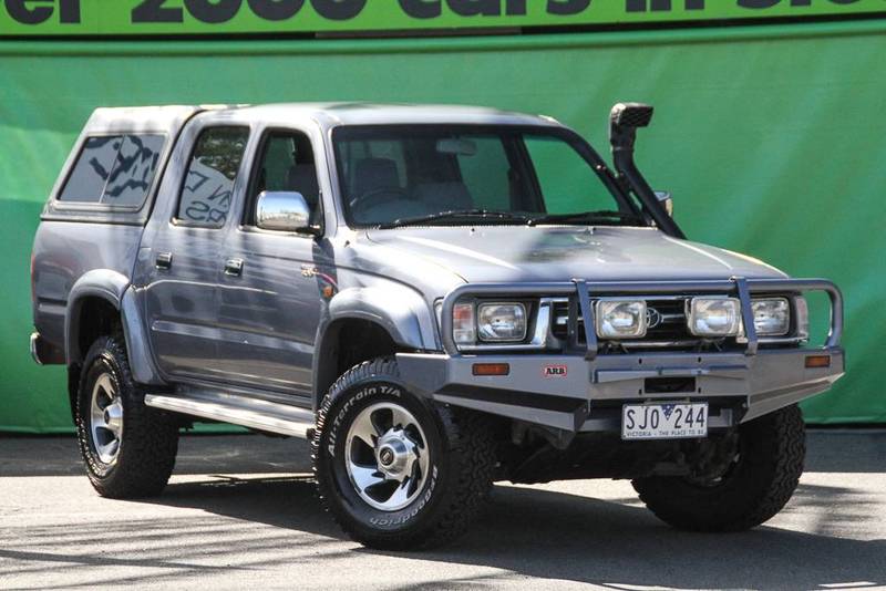 2000 TOYOTA HILUX SR5 (4x4) LN167R