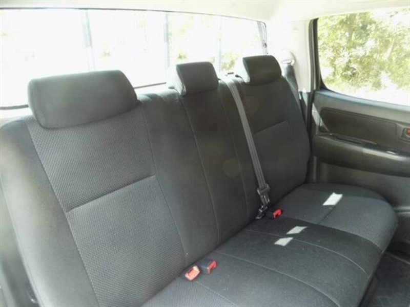 2015 TOYOTA HILUX SR5 (4x4) KUN26R MY14