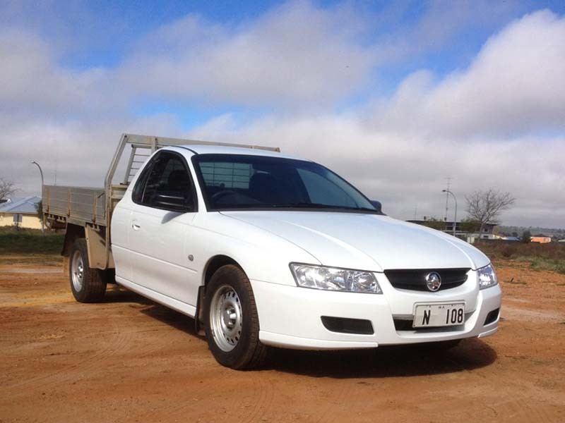 2005 HOLDEN COMMODORE ONE TONNER VZ