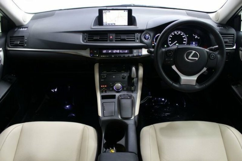 2015 LEXUS CT 200h. HYBRID LUXURY ZWA10R MY15