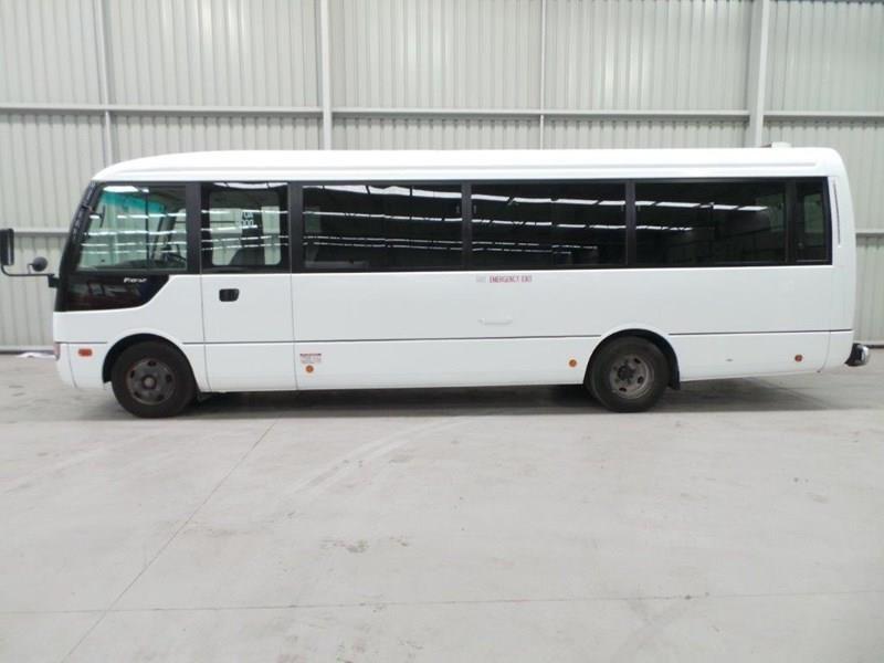 2010 MITSUBISHI ROSA BUS
