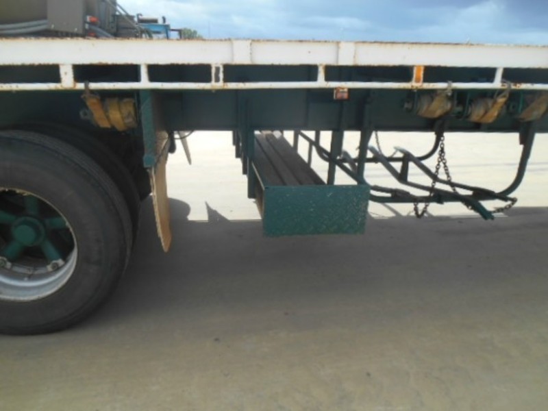 1983 Haulmark Flat top Semi Trailer