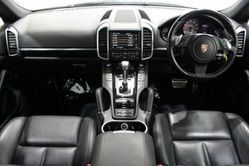 2010 PORSCHE CAYENNE S HYBRID SERIES 2