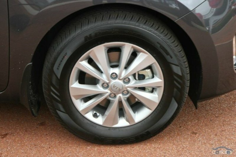2015 KIA CARNIVAL SI YP MY15