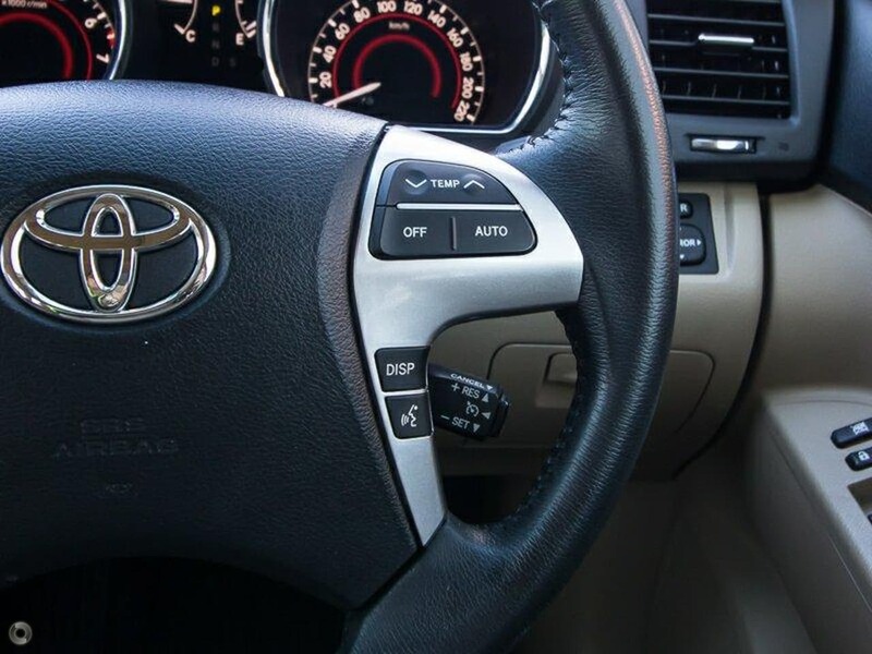 2011 TOYOTA KLUGER GRANDE GSU40R