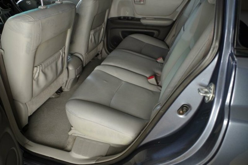 2003 TOYOTA KLUGER CVX (4x4) MCU28R