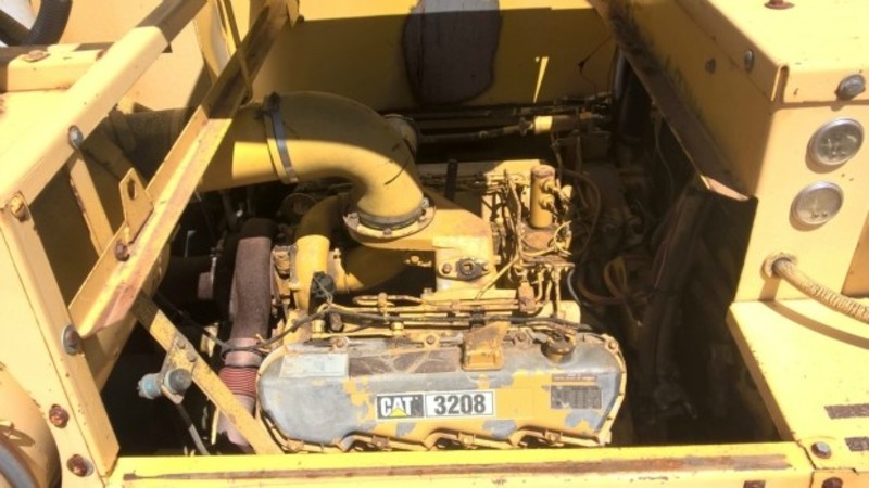 1984 NEW HOLLAND TR95 TR95 TR95 HarvesterHeader
