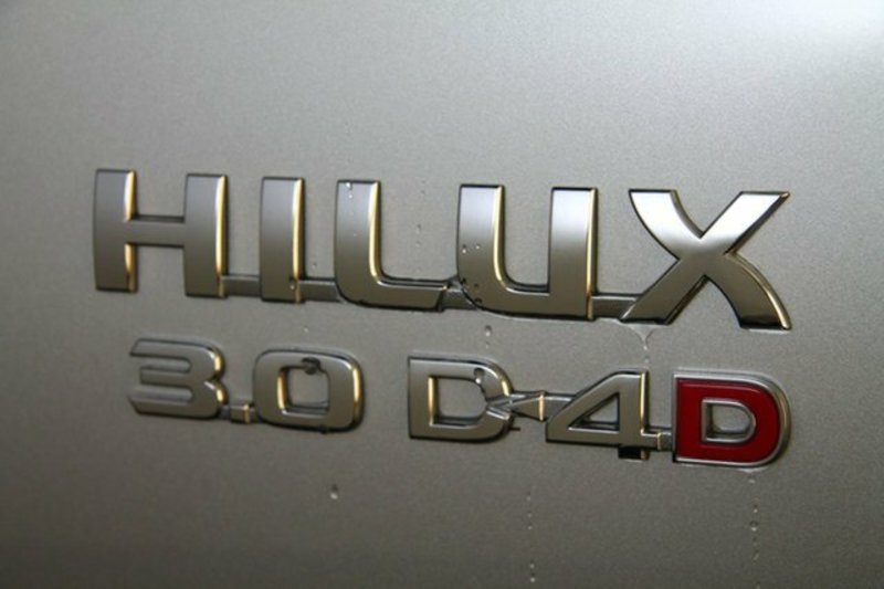 2013 TOYOTA HILUX SR5 (4x4) KUN26R MY12